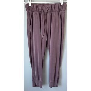 Lululemon Lost In Leisure Crop Jogger Pants Womens Sz 4Antique Bark Purple